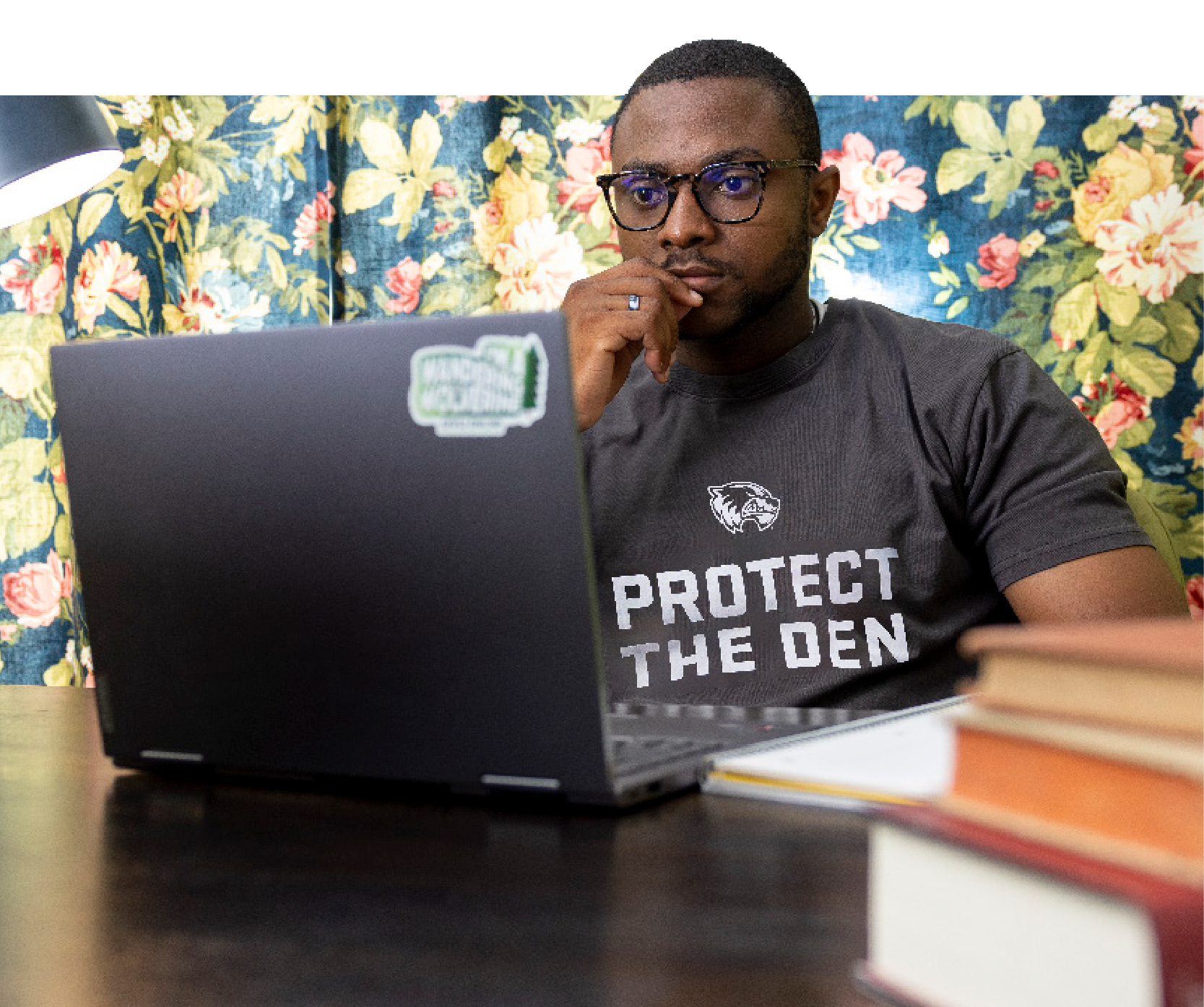 uvu stuedent working on computer