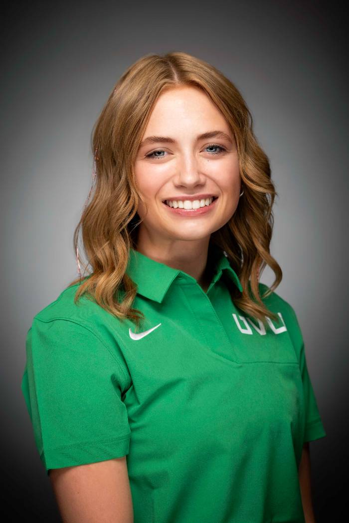 Headshot of Cassidy Neerings