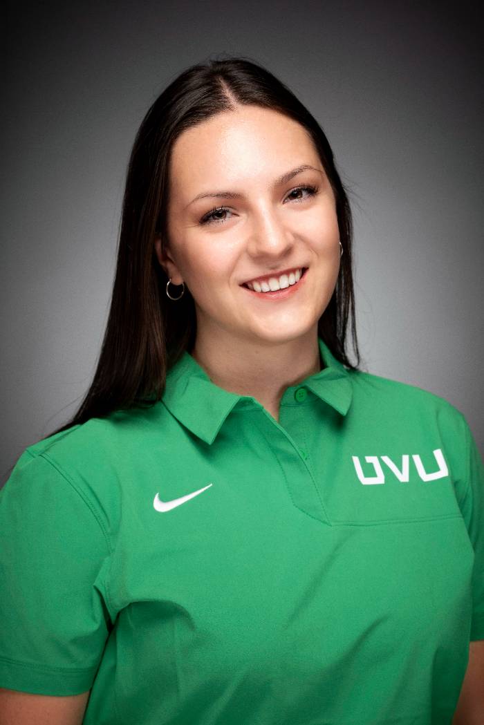 Headshot of Lauren Winterton