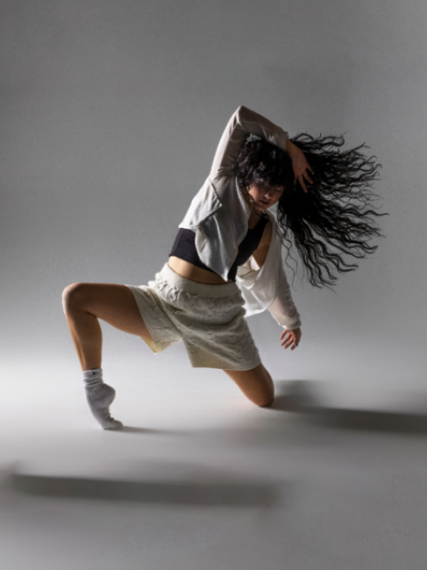 Student in modern/contemporary dance pose