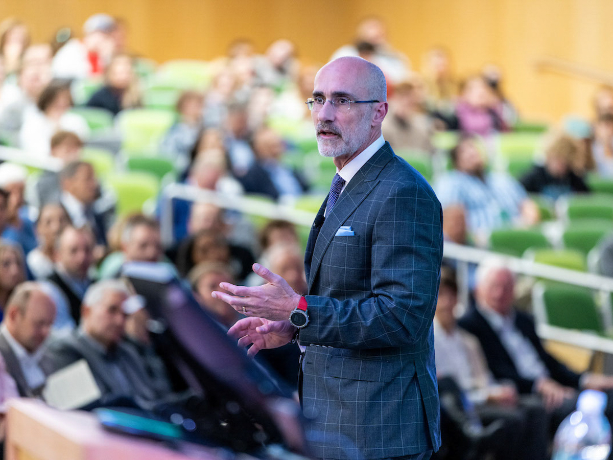 An Evening with Arthur Brooks