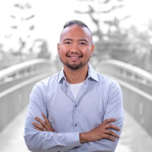 Instructor Kris Velasquez's Headshot