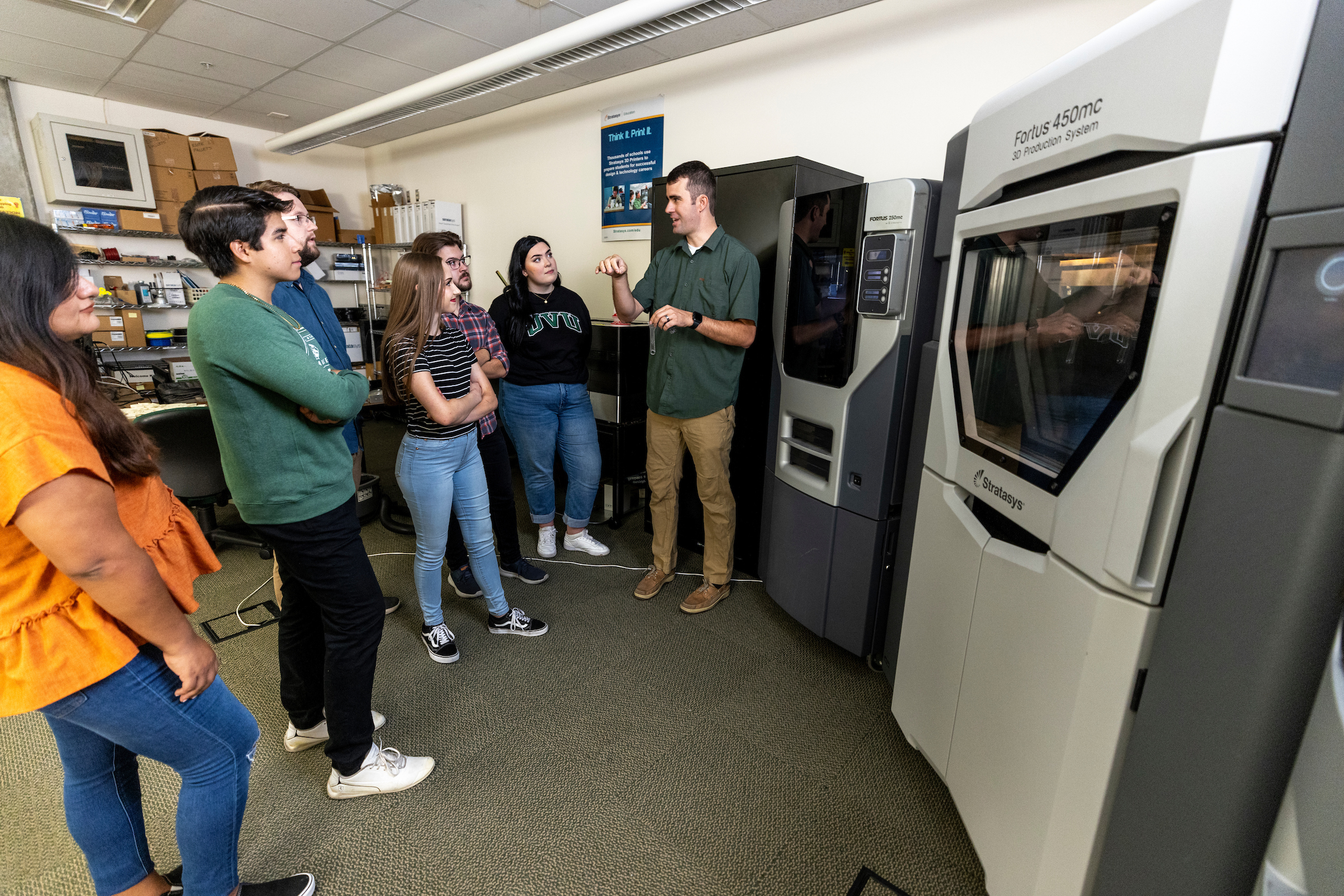 people learning about how to 3d print