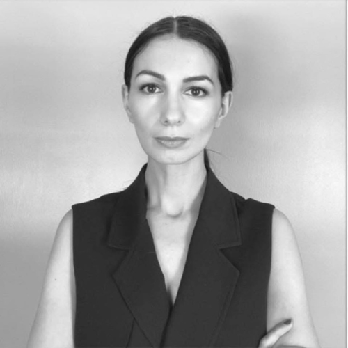 Lyna Tevenaz Jones headshot