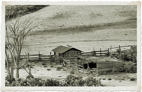 Sepia toned photo of Hanks Farm