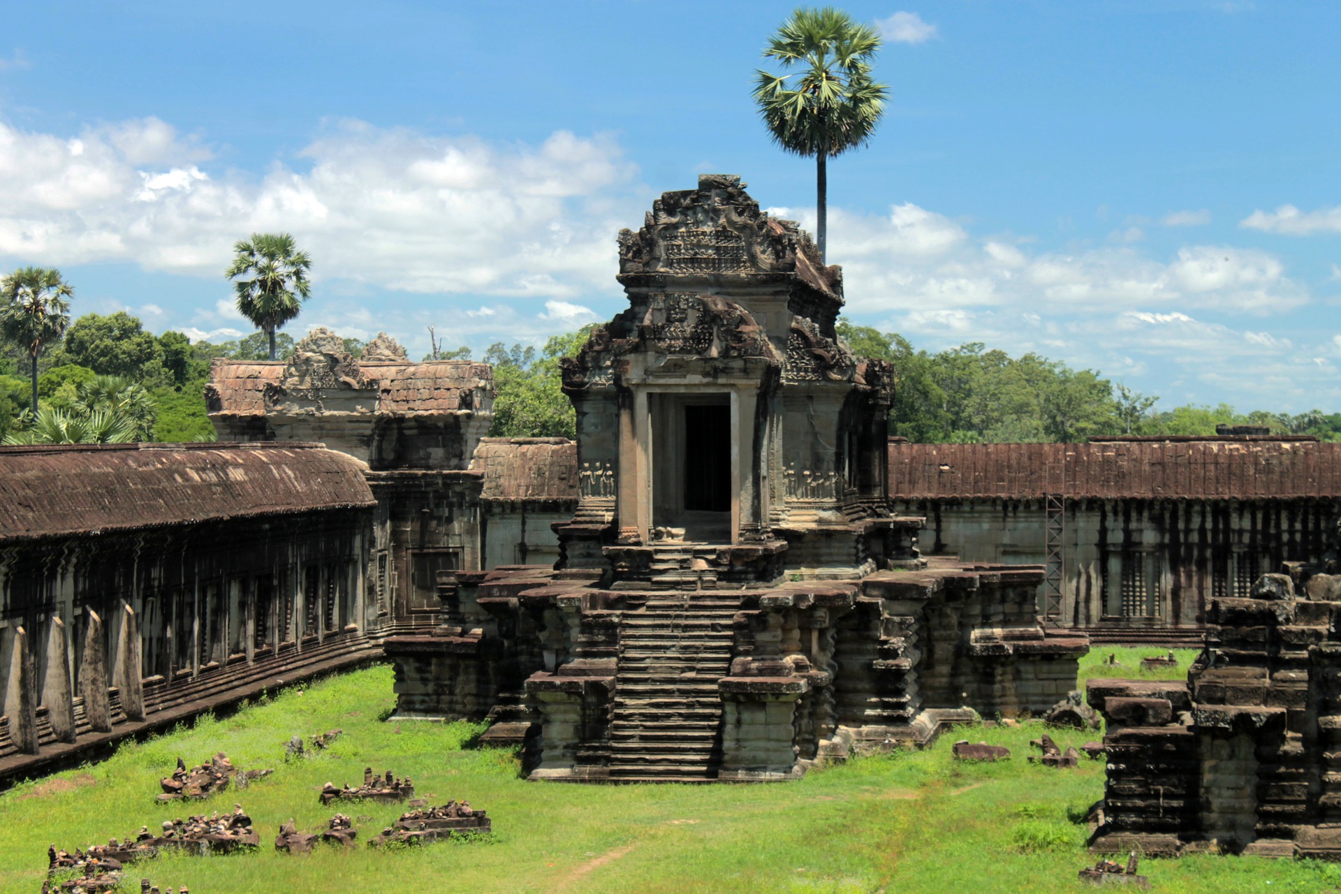 Cambodia Temple - Image by imcocaloca from Pixabay 