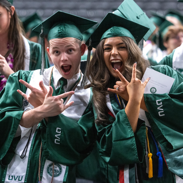 graduting students in cap and gown