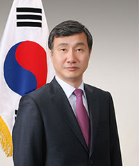 Consul General Lee