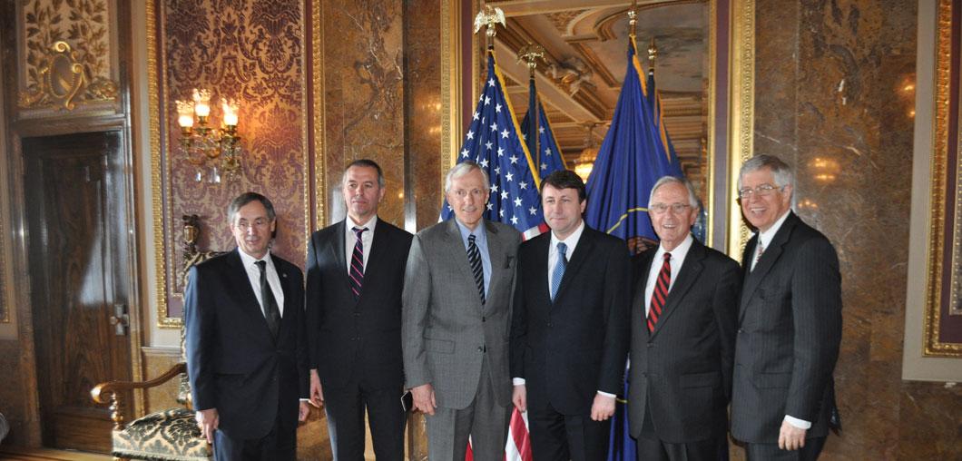 Ambassador Munteanu meeting with Lt. Governor and other local leaders