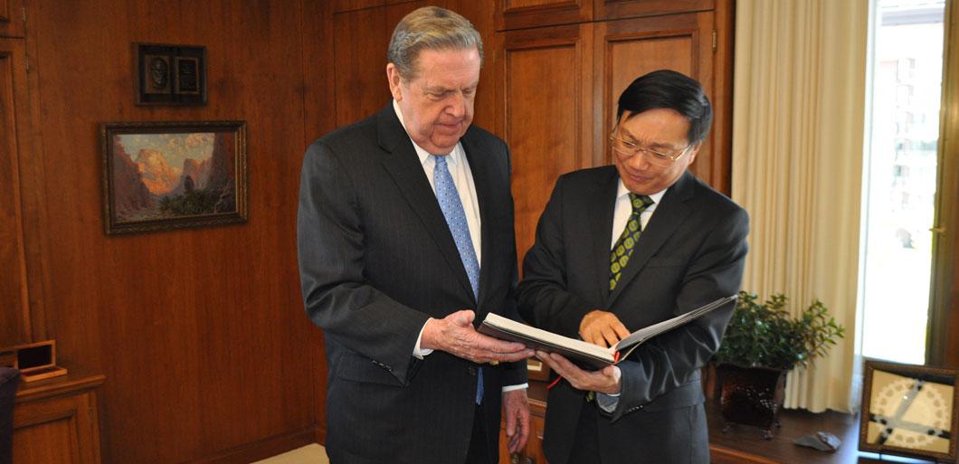 Consul General Nguyen Ba Hung with Elder Jeffrey R. Holland