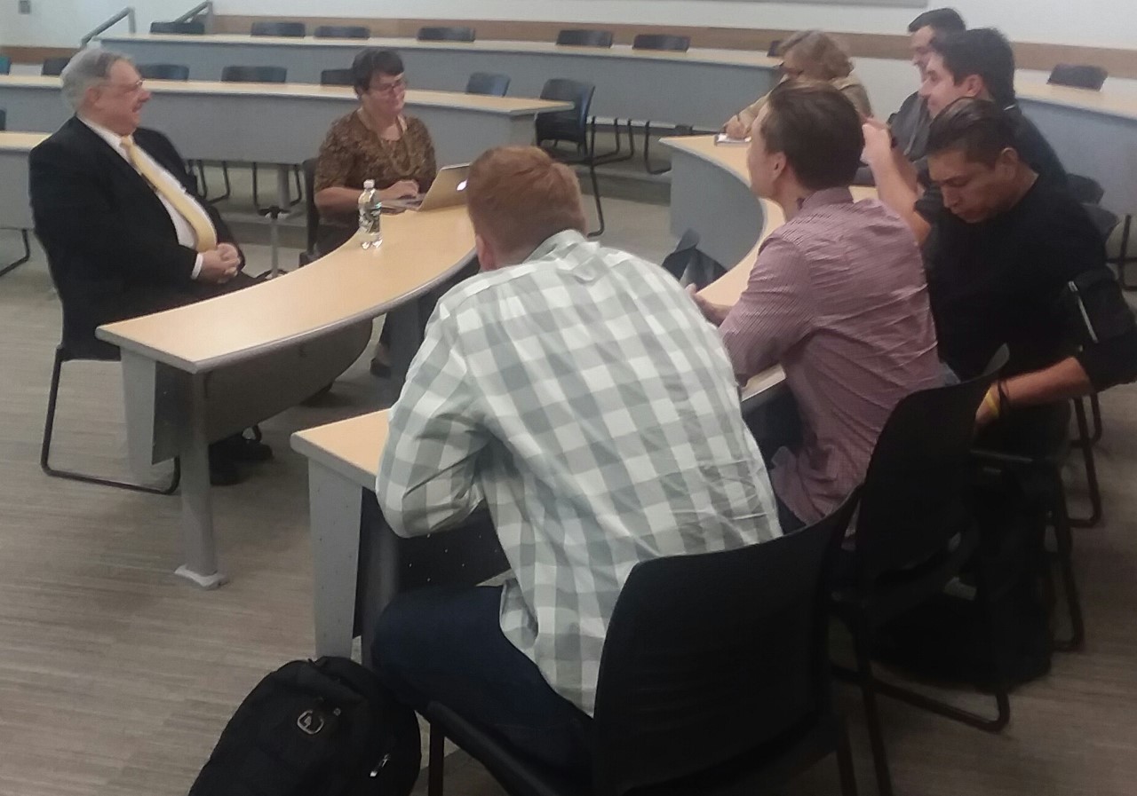 Moroni Torgan meeting with students