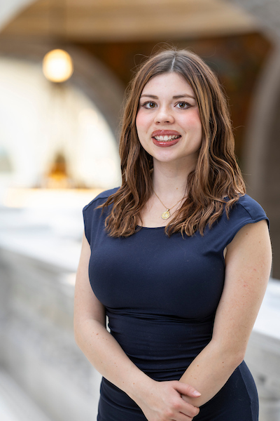 Headshot of Elizabeth Holman