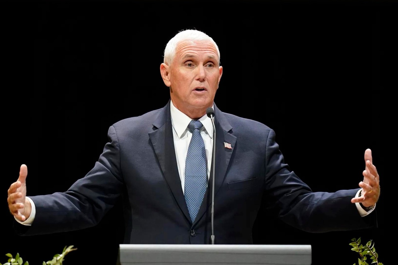 Pence on presidential run on stage at UVU