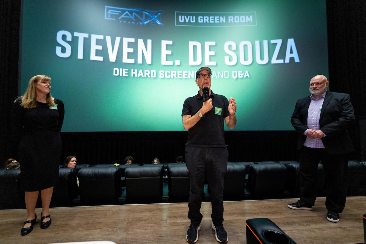 steven de souza talks to audience