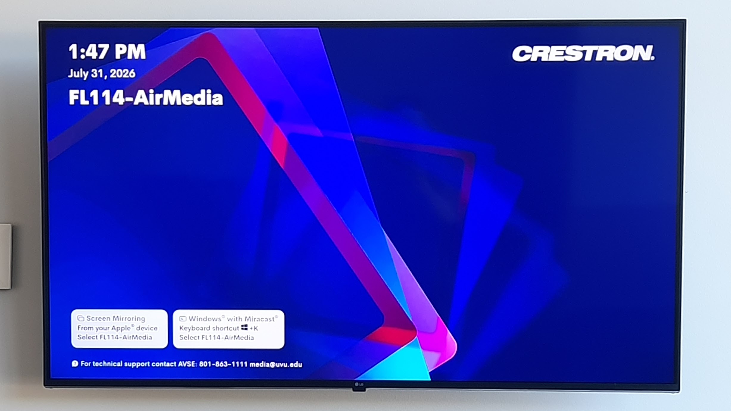 Screen showing AirMedia system