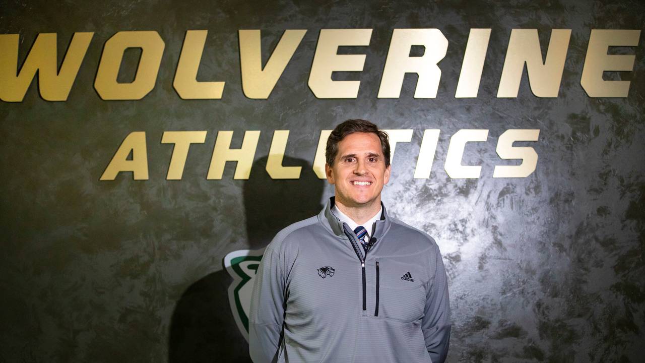 UVU coach Mark Madsen on basketball success, young family - Church News