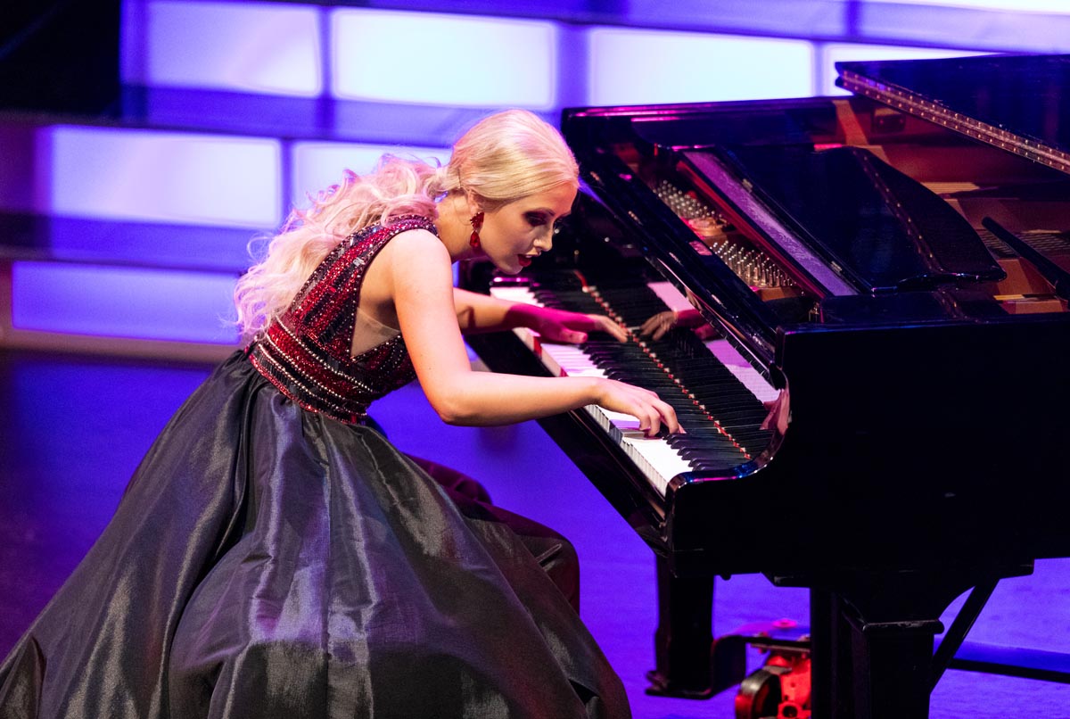 Kadee Jo Jones playing the piano