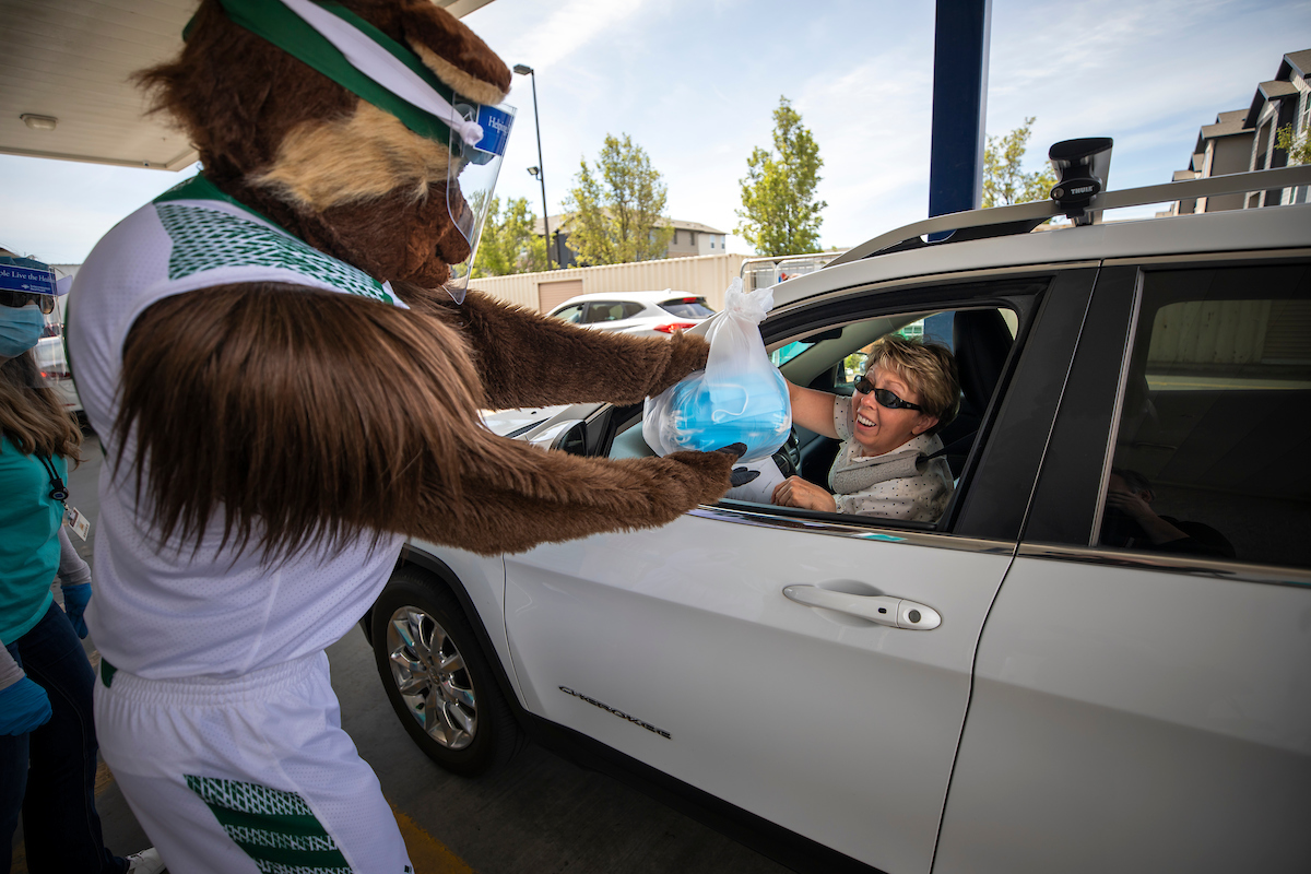 Willy the Wolverine distributing ProjectProtect masks