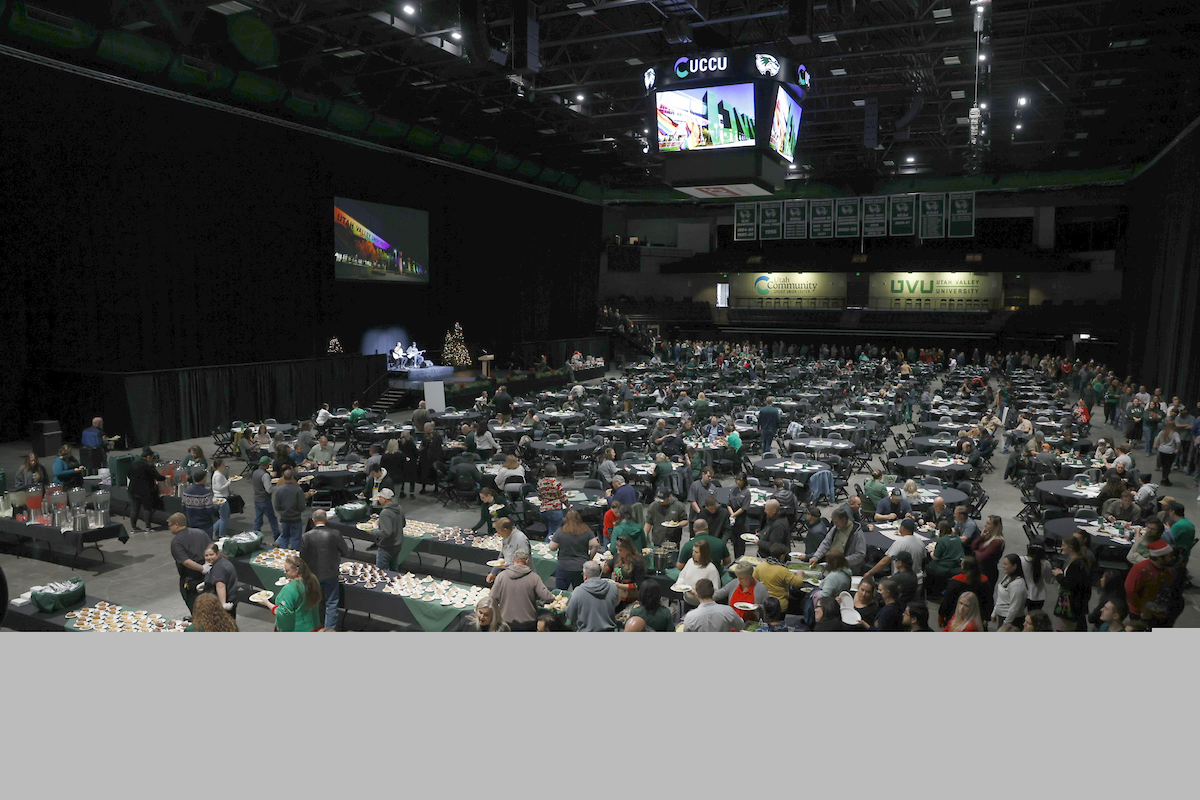 UVU PACE Hosts “Jingle and Mingle” to Thank Employees News UVU