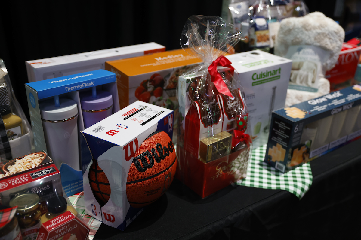 UVU PACE Hosts “Jingle and Mingle” to Thank Employees News UVU