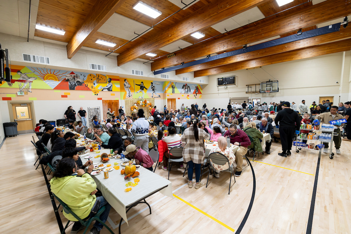 UVU Culinary Arts serving Thanksgiving dinner