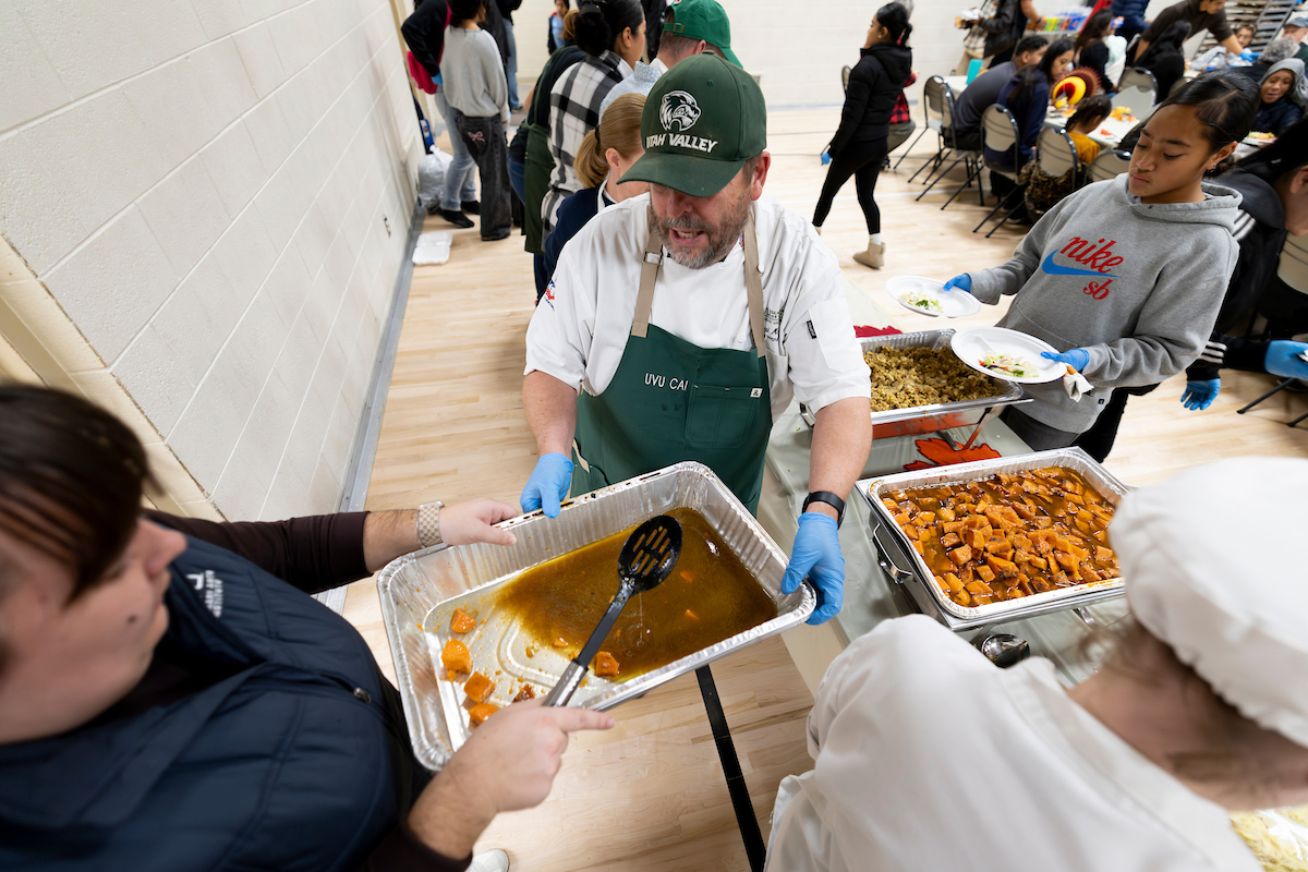 UVU Culinary Arts serving Thanksgiving dinner