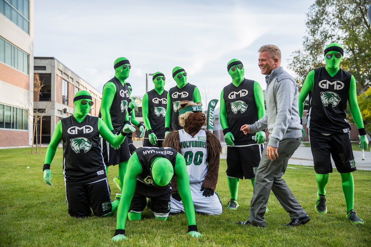 Clint Betts poses with Green Man Group in 2014
