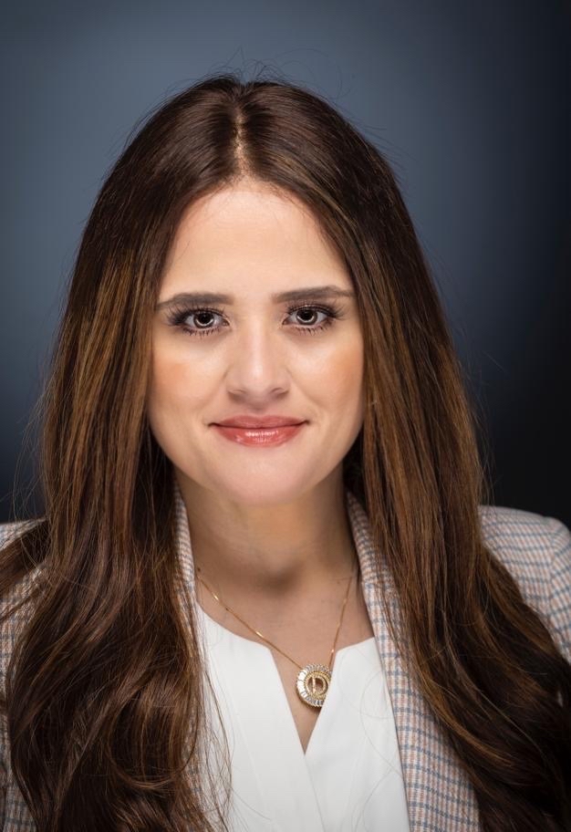 Headshot of Dee Larson
