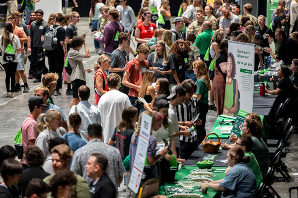 crowd of UVU students exploring Welcome Week resources