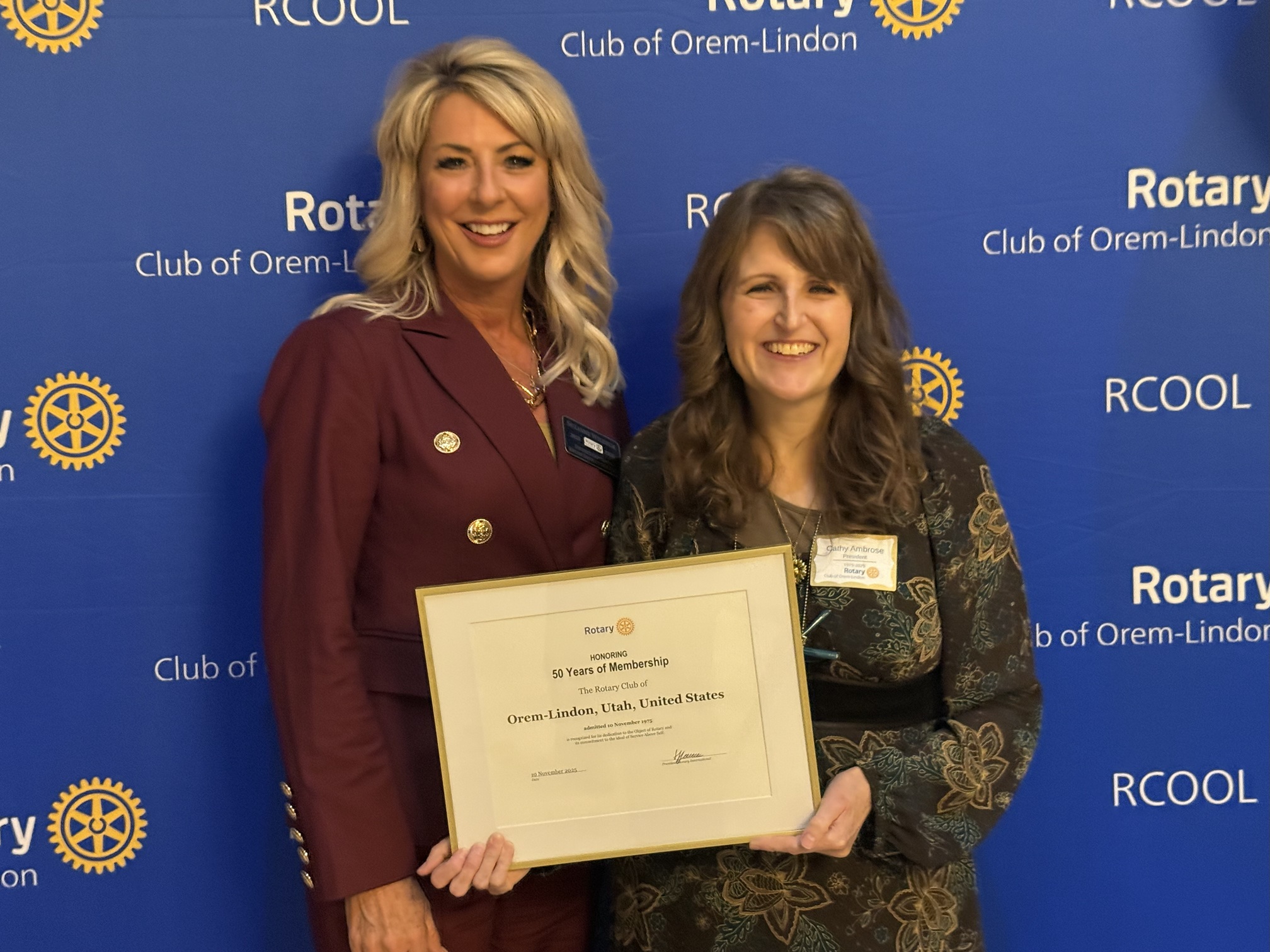 President Cathy Ambrose Received Special Greetings from Rotary International presented by District Governor Suzanne Leonelli