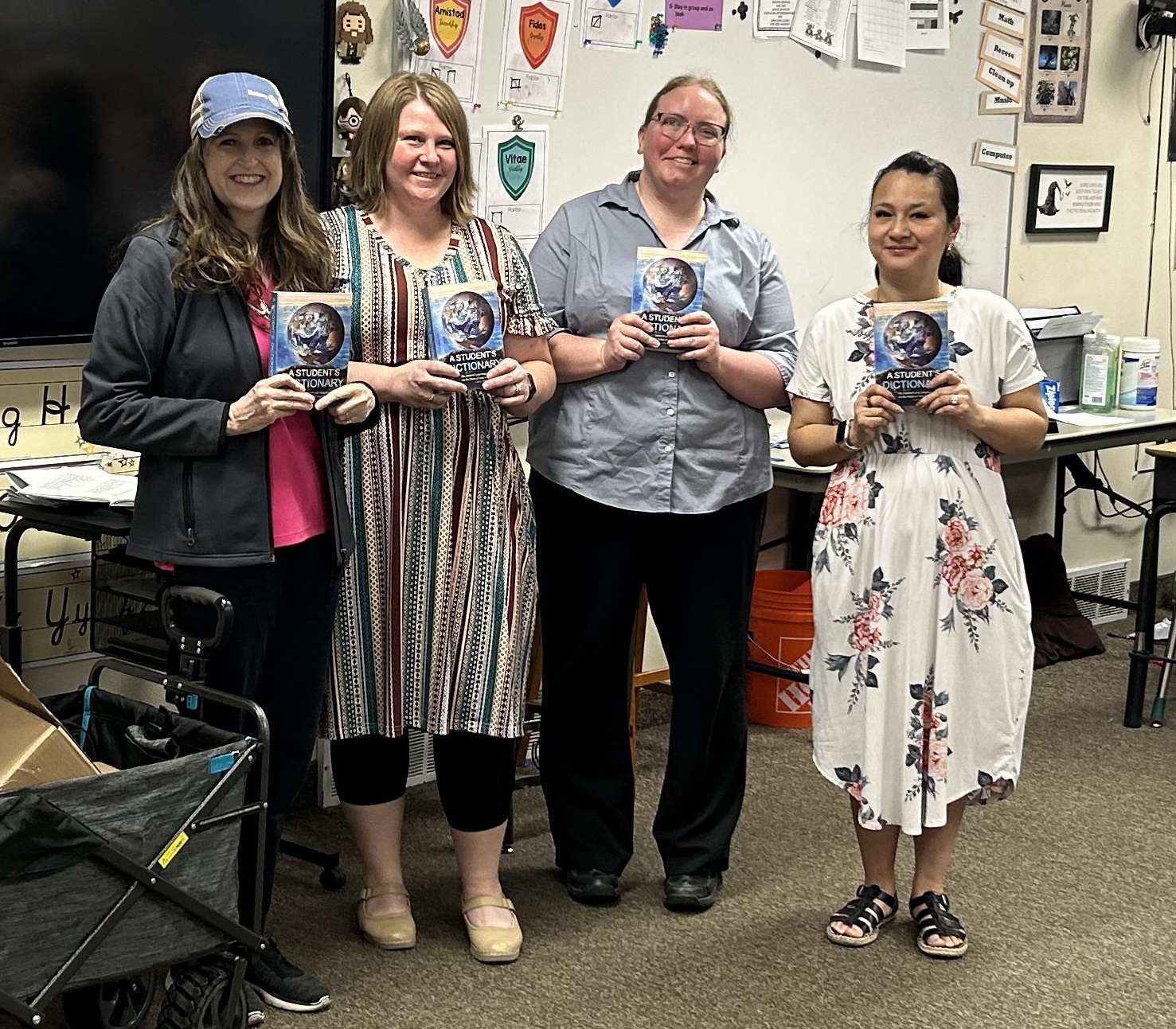 Rotarians Present Dictionaries at School 