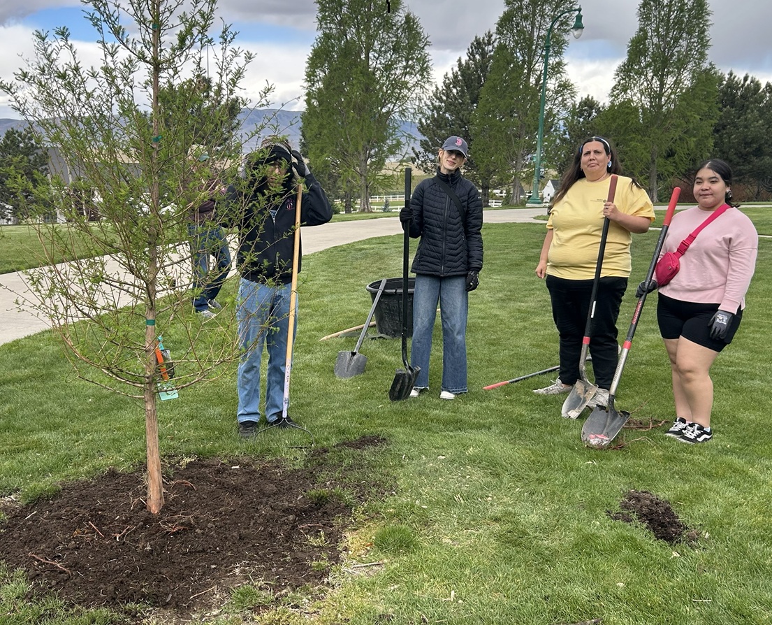 UVU Rotaractors At Nielsen's Grove Park