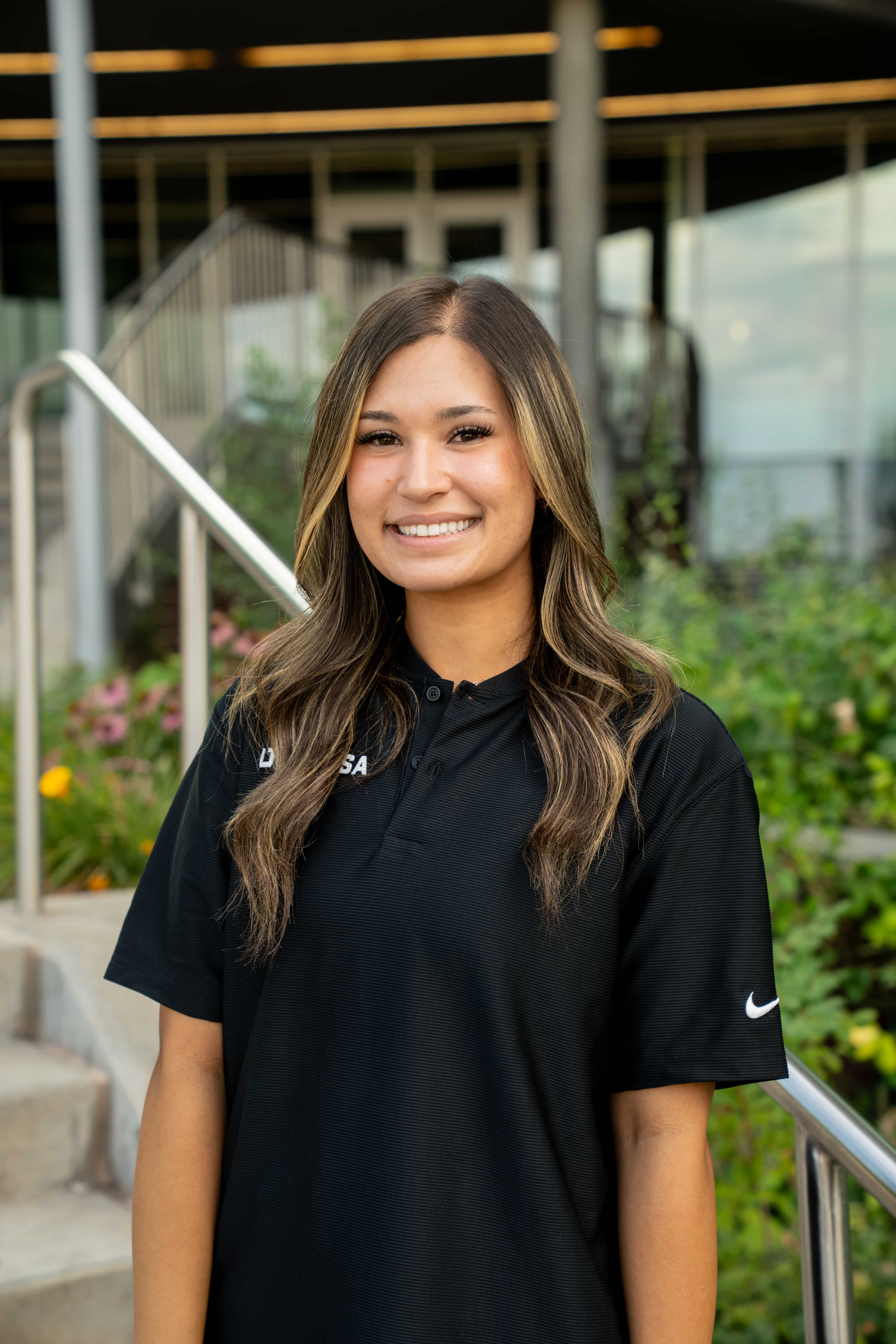 Portrait of Lindsey Raymundo